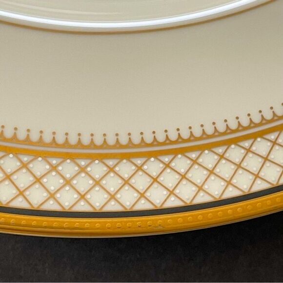Vintage Mikasa Japan Fine China Regal Court Gold Lattice 12” Round Chop Platter - Picture 10 of 15